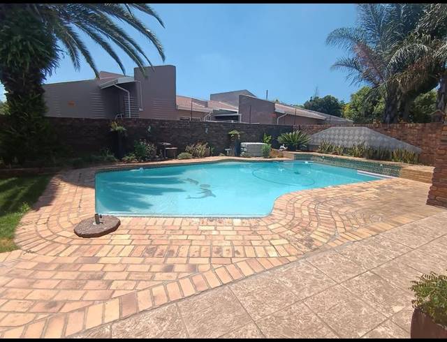 4 BEDROOM HOUSE FOR SALE IN SUNWARD PARK